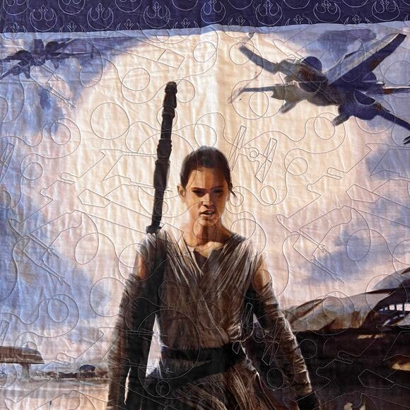 Handmade Quilt 56x64 STAR WARS Rey "The Force Awakens" Embroidered Signed - Picture 2 of 7